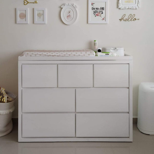 Cambiador Marci sin patitas | De madera | Mueble funcional con 7 cajones