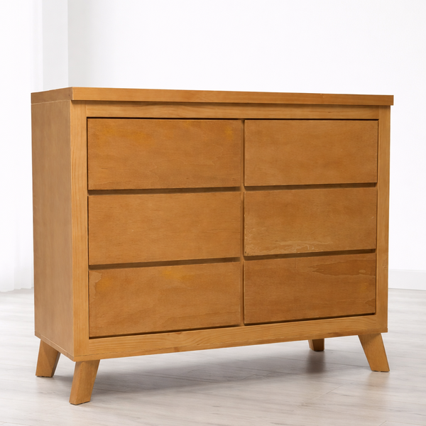 Cambiador para bebé modelo marci con patas con 6 cajones. Madera de pino color nuez