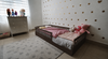 Cama Individual Montessori de madera baja al piso, vista adicional del diseño con barandales