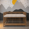 Cuna Judi de madera en acabado nuez, vista completa como cuna infantil
