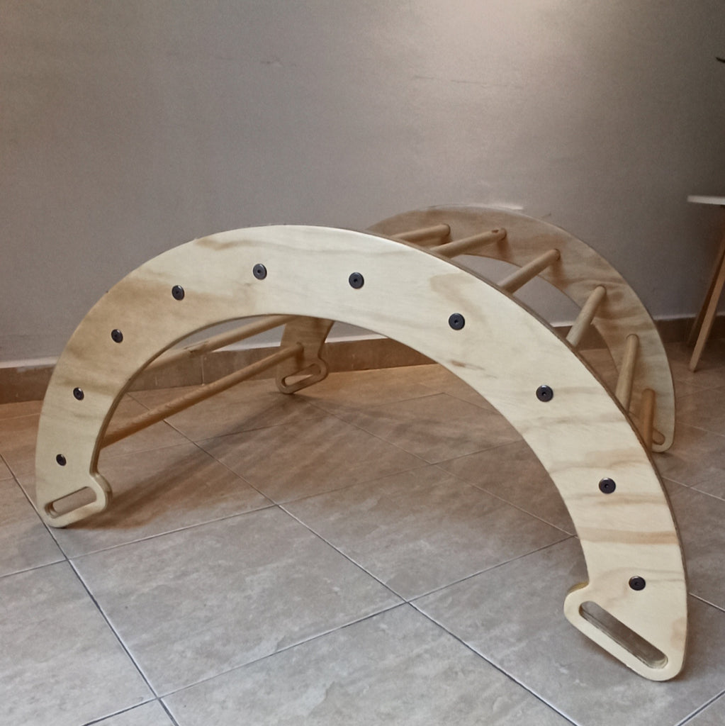 Triángulo de Pikler de madera, vista adicional
