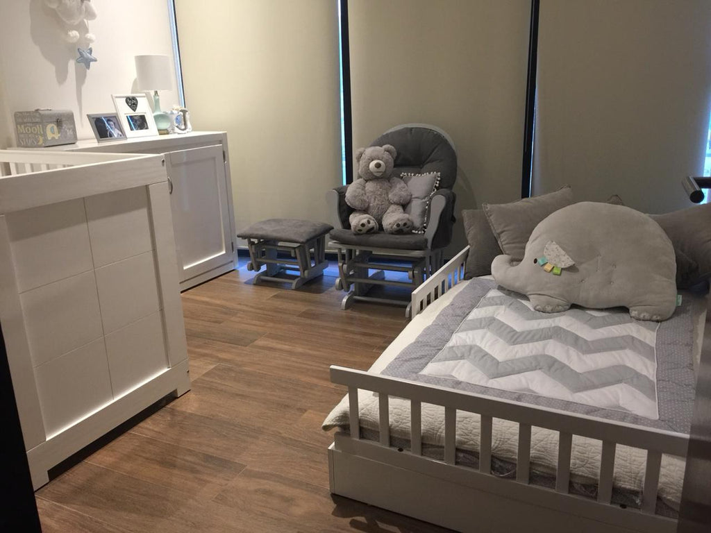 Cama montessori de madera para niño y niña en color blanco