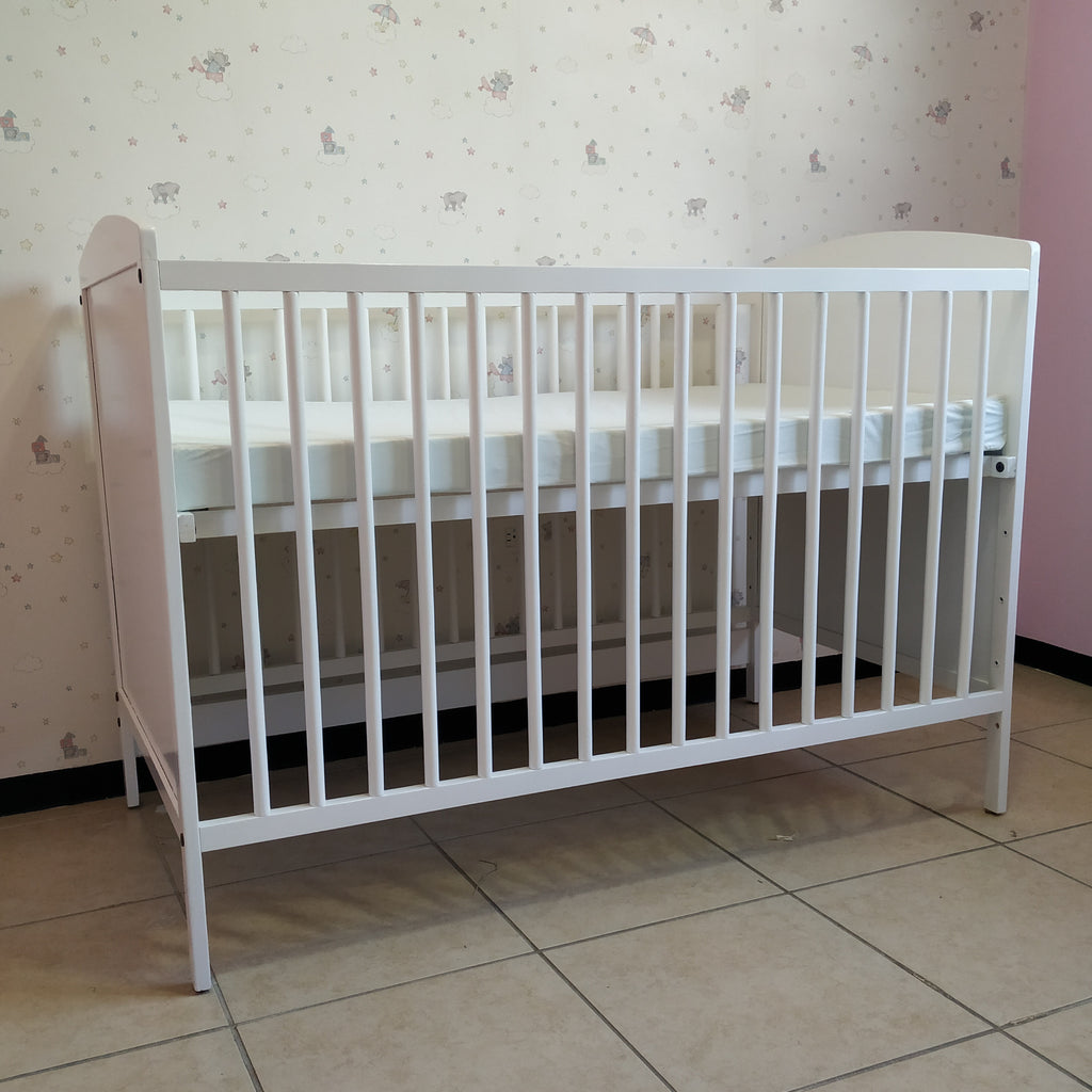 Cuna Victoria de madera para colchón de 70 × 130 cm, vista principal