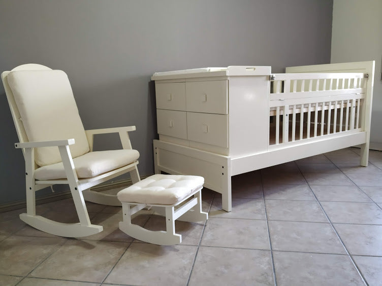 Paquete Cama Cuna Tempo con Mecedora Nápoles y reposapiés